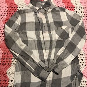 Maurice’s - Gray Plaid Button Up